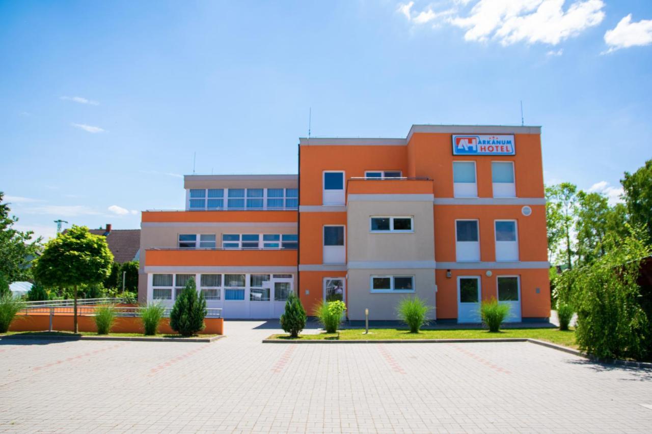 Arkanum Hotel Balatonmáriafürdő エクステリア 写真