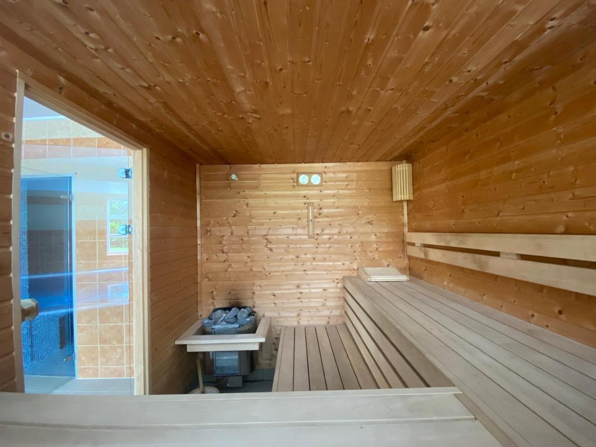 Arkanum Hotel Balatonmáriafürdő エクステリア 写真